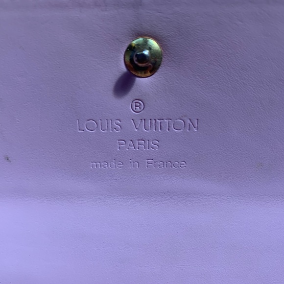 Well loved wallet - Picture 2 of 7